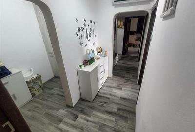 Apartament de vanzare 3 camere decomandat Mioritei/Bradului - 8