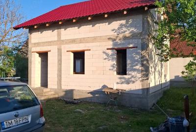 Casă cu Teren 2900 Mp în Șanovița