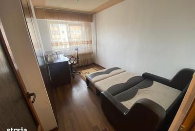 Apartament cu 4 camere în Central - 1