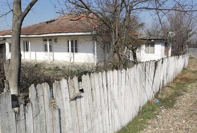 Casă în Vulturu - 1