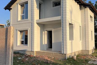 Casă cu Teren 543 Mp în Sacoșu Turcesc - 2