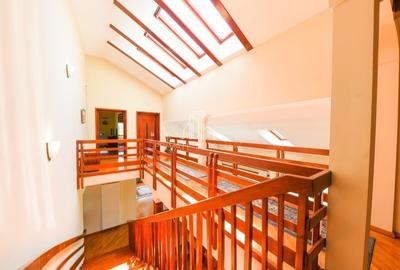 Casă individuală cu 7 camere cu Canalizare în Sângeorgiu de Mureș - 15