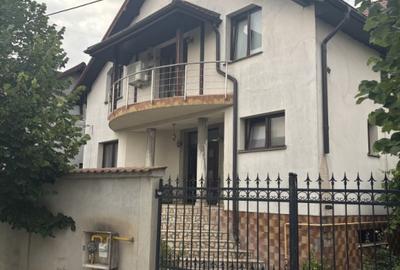 Casa ,zona Ford, suprafata utila 360 mp,teren 518 mp - 2
