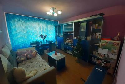 Apartament cu 2 camere decomandat, mobilat în Micro II - 25