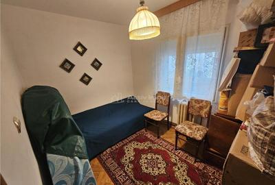 Apartament cu 4 camere decomandat în Micro IV - 3