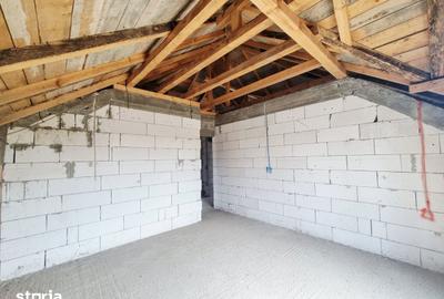 Casă cu 5 camere cu Garaj în Vânători - 4