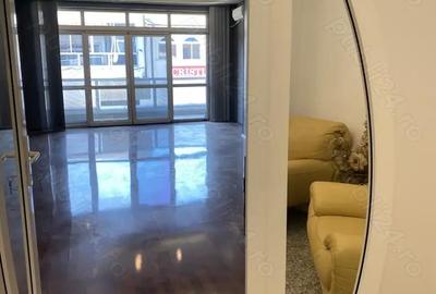 Spațiu comercial, de 322 mp, în Central - 7