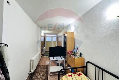 Casă cu 4 camere cu Teren 178 Mp în Central - 16