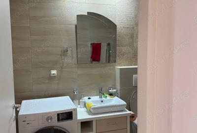Inchiriez apartament 2 camere, 2 locuri parcare, Cosmopolis