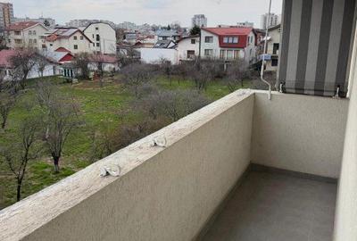 Apartament cu 3 camere decomandat în Văcăresti - 7