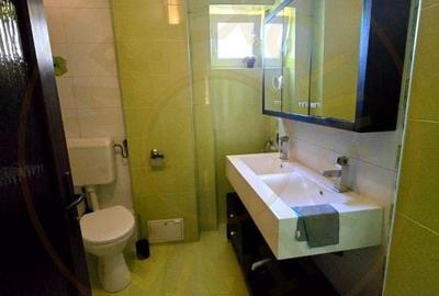 Apartament cu 4 camere decomandat în Micro 16 - 12