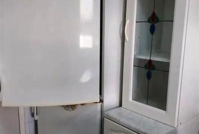 Apartament cu 2 camere semidecomandat, mobilat în Tractorul - 2