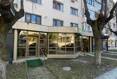 Spațiu comercial, de 50 mp, în Central - 13