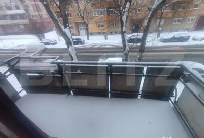 Apartament cu 4 camere semidecomandat în Micro 17 - 1