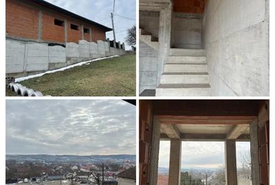 Casă cu 4 camere cu Teren 1800 Mp în Central