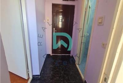 Garsonieră decomandată în Astra - 2