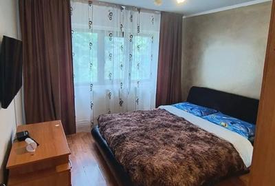 Apartament cu 3 camere decomandat în Micro 16