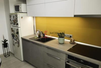 Apartament cu 2 camere decomandat în Livezeni