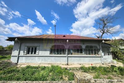 Teren Construcții intravilan de 975 mp, în Poșta