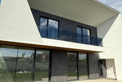 Casă individuală cu 5 camere cu Teren 440 Mp în Central