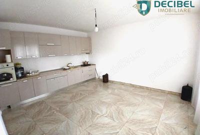 Casă cu 6 camere cu Teren 300 Mp în Est - 9