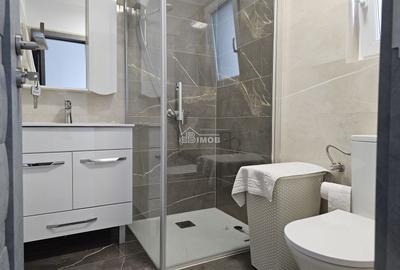 Casă cu 5 camere cu Canalizare în Micro 3 - 15