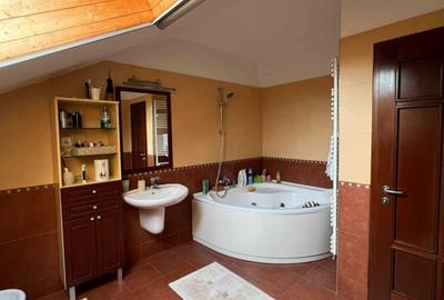 Casă cu 4 camere în Central - 7