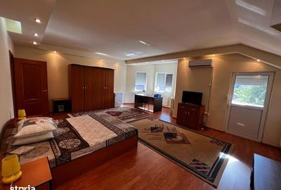 Casă cu 7 camere cu Teren 600 Mp în Central - 4