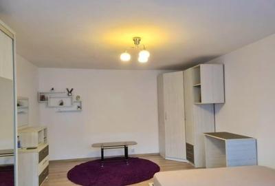 Garsonieră decomandată, mobilată în Vitan Mall - 1