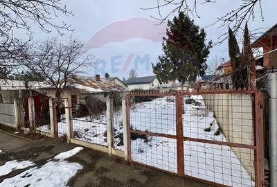 Teren intravilan de 464 mp, în Central - 3
