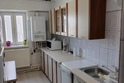 Apartament cu 3 camere decomandat, mobilat în Capitol - 5