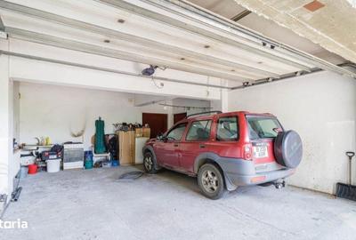 Casă cu 9 camere cu Canalizare în Sălăjan