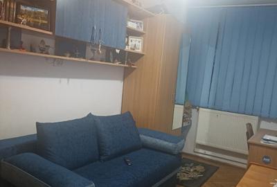 Vanzare apartament cu 3 camere - 1