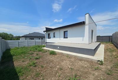 Casă cu 3 camere cu Teren 330 Mp în Berceni - 1