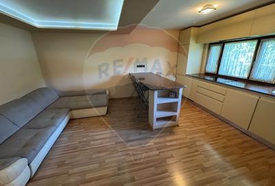Apartament cu 3 camere decomandat, mobilat în Banca Națională