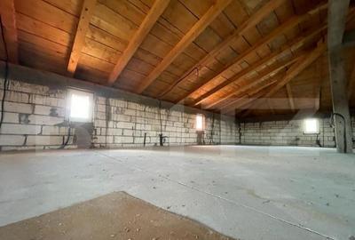 Casă cu 8 camere cu Teren 1000 Mp în Central - 3