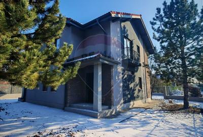 Casă cu 5 camere cu Teren 599 Mp în Corbeanca