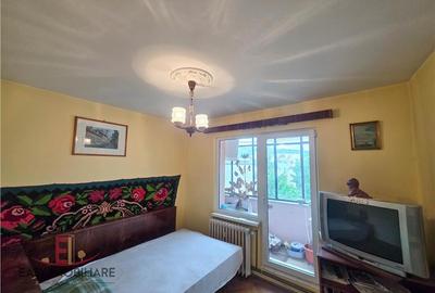 Apartament cu 3 camere decomandat în Tudor - 9