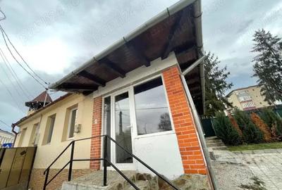 Casă cu 6 camere în Central - 2