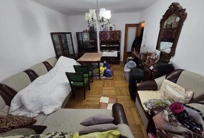 Apartament --3 camere -podgoriilor etajul 2 - 3