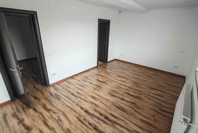 Casă cu 4 camere cu Teren 200 Mp în Central - 3