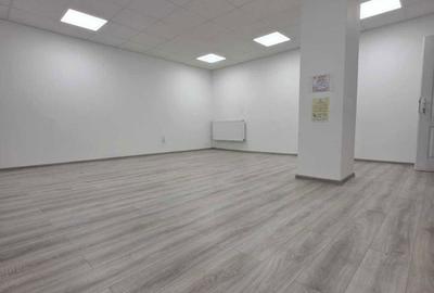 Spațiu comercial, de 35 mp, în Romană - 1