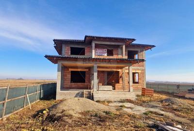 Casa si 74000 metri patrati teren - 4