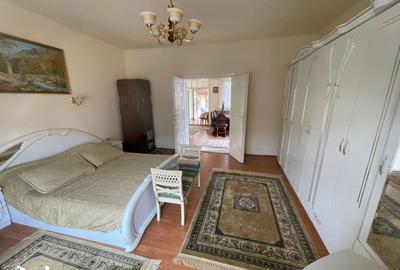 Casă cu 5 camere cu Canalizare în Central - 4