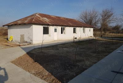 Spațiu comercial, de 5,100 mp, în Central - 8
