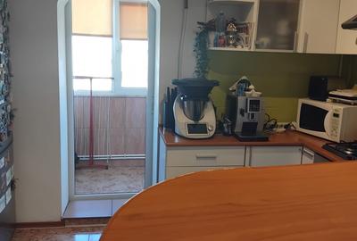 Apartament cu 3 camere decomandat în Tomis III - 14