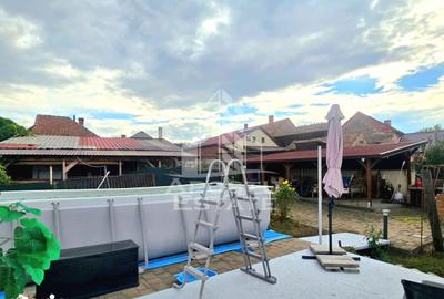 Casă cu 5 camere cu Piscina în Central - 2