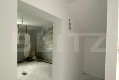 Casă cu 7 camere cu Teren 1500 Mp în Central - 6