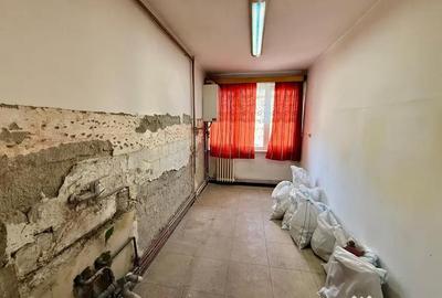 Apartament cu 3 camere decomandat în Tudor - 2
