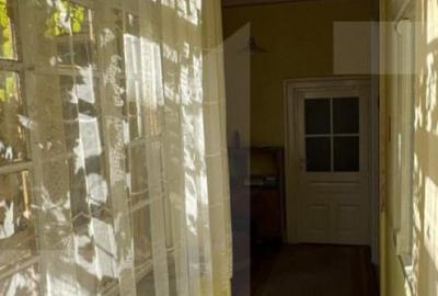 Casa de vanzare in centrul Pancota cu magazin ?i depend - 2